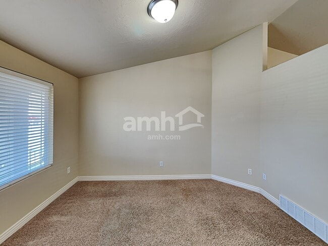 96 N 1660 W, Clearfield, UT 84015 - photo 4