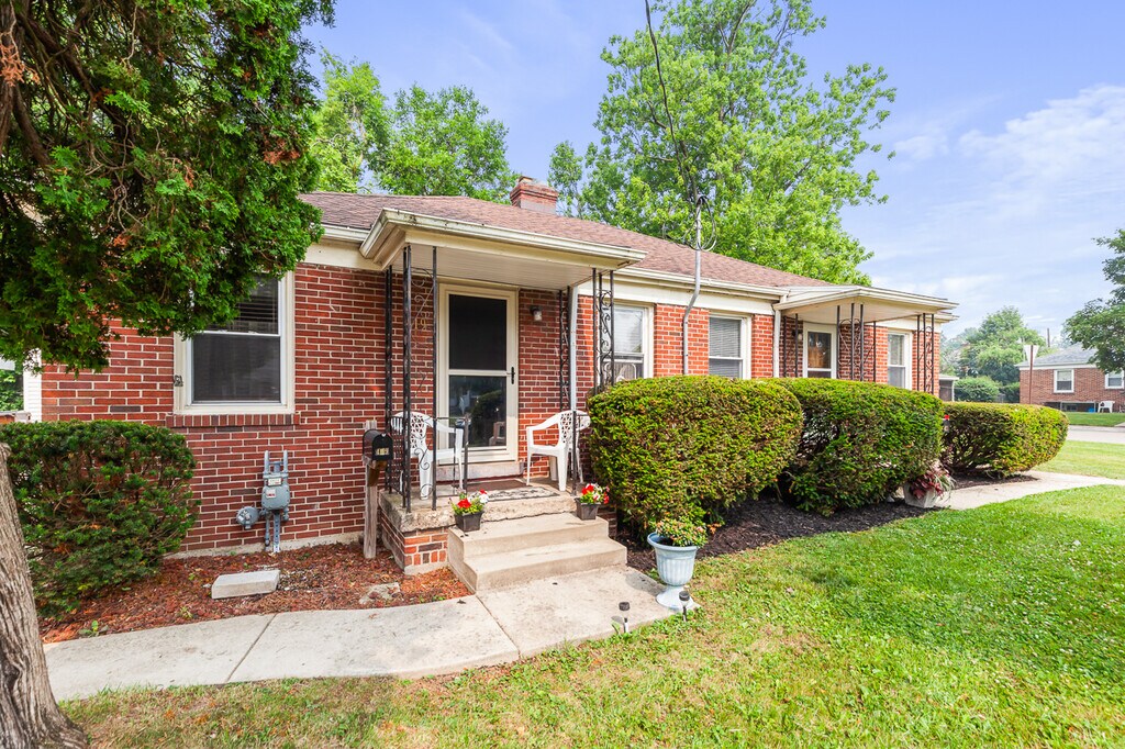 419 Northwestern Dr Unit 419, Adrian, MI 49221