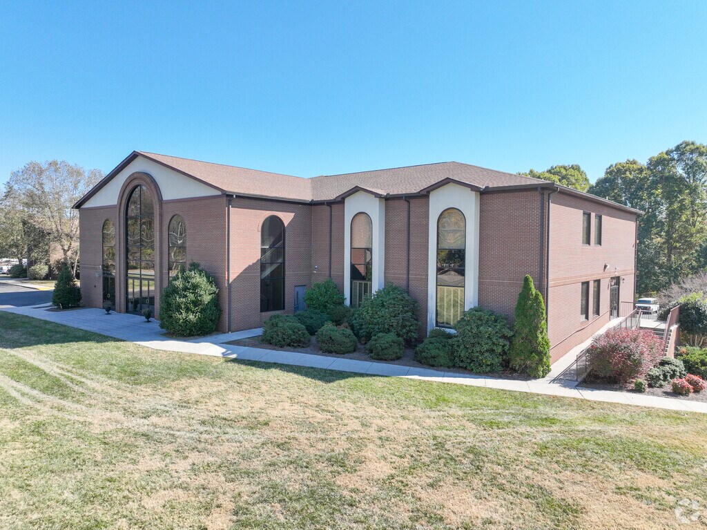 Redeemer Preparatory Academy is a private school in Statesville.