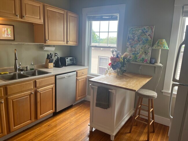 15 Parkton Rd unit 3, Jamaica Plain, MA 02130 - photo 2
