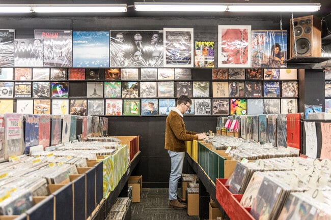 Crossroads Music is an outpost of independent dealers selling music equipment and records.
