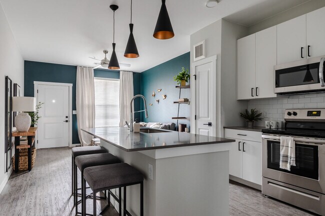 Ladora Modern Apartments, Denver, CO 80249 - photo 4