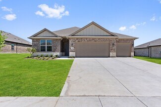 214 Briarwood Dr, Nevada, TX 75173