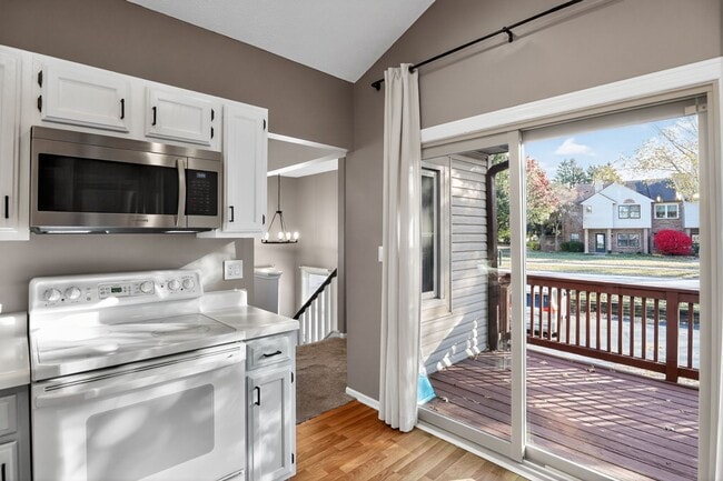 9592 Maple Way, Indianapolis, IN 46268 - photo 4