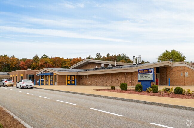 Young students in Southeast Nashua, NH can attend Sunset Heights Elementary School.