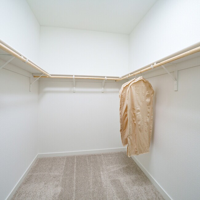 1157 Bellawood Dr, Galt, CA 95632 - photo 6