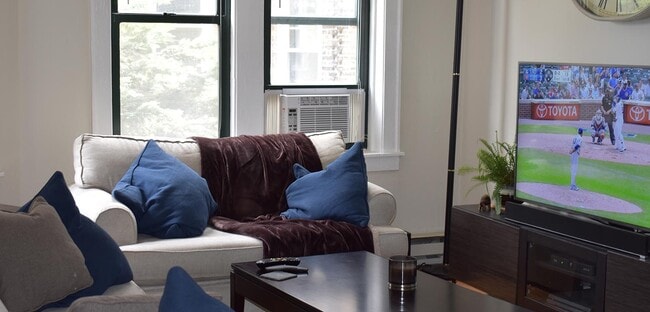 3839 N Greenview Ave unit 3N, Chicago, IL 60613 - photo 2