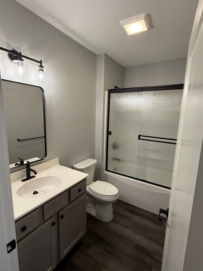 Apt 202