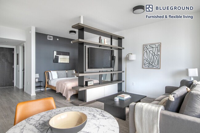 230 NE 4th St unit FL26-ID81, Miami, FL 33132 - photo 4