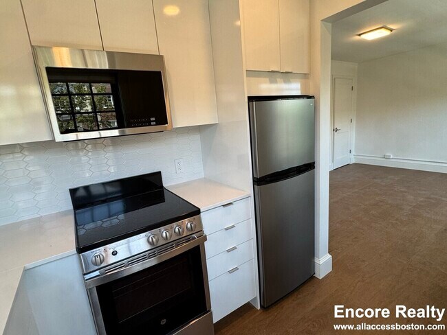 1200 Massachusetts Ave unit 307, Cambridge, MA 02138 - photo 6