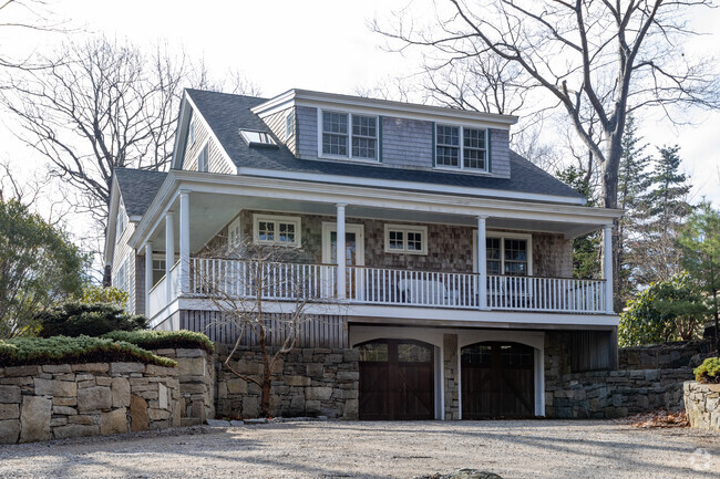 This home is near the Ocean of York.