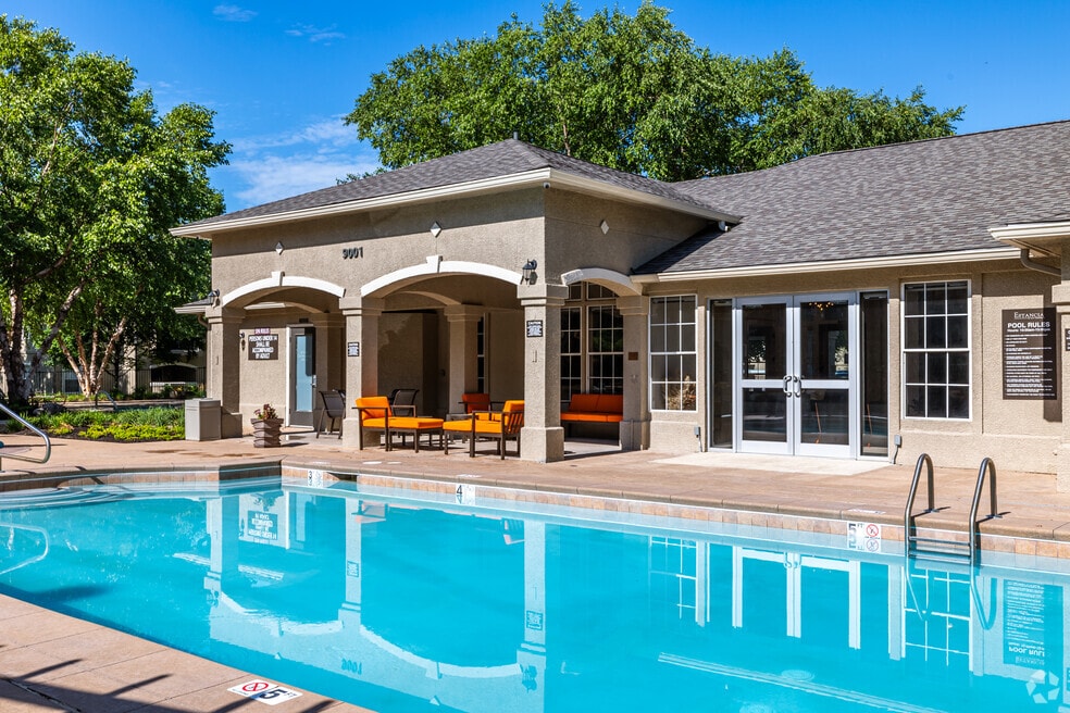 Estancia At City Center