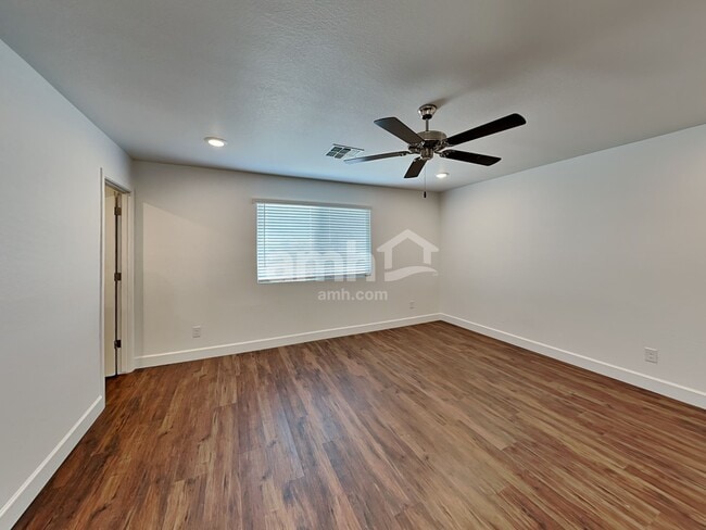 8827 N 171st Dr, Waddell, AZ 85355 - photo 6