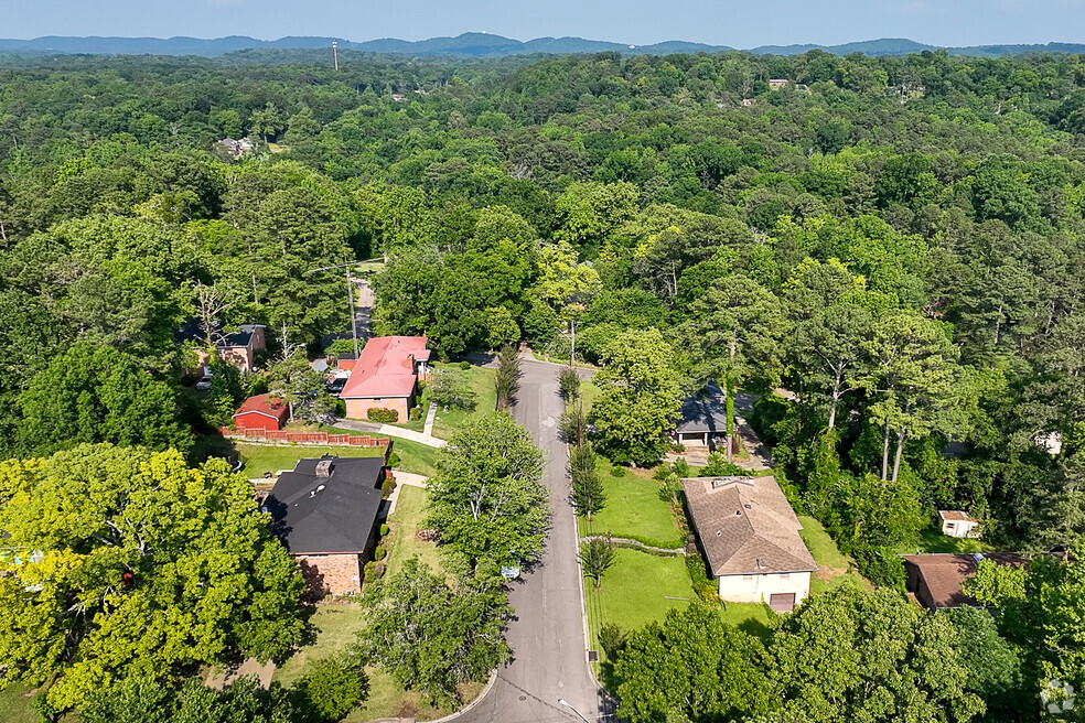 Neighborhood_PineKnoll_v01_091923