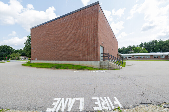 Charlotte Ave Elementary School welcomes students in the North End Nashua neighborhood.