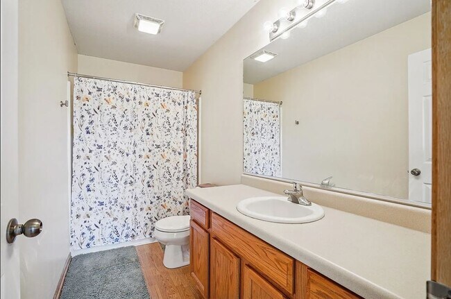 Upstairs full bath