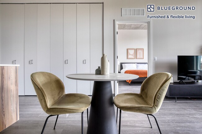 150 N Ashland Ave unit FL3-ID1061, Chicago, IL 60607 - photo 5