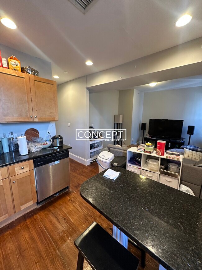 14 Sewall St unit 3, Boston, MA 02120 - photo 4