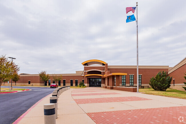 Kids are challenged to excel at West Field Elementary School.