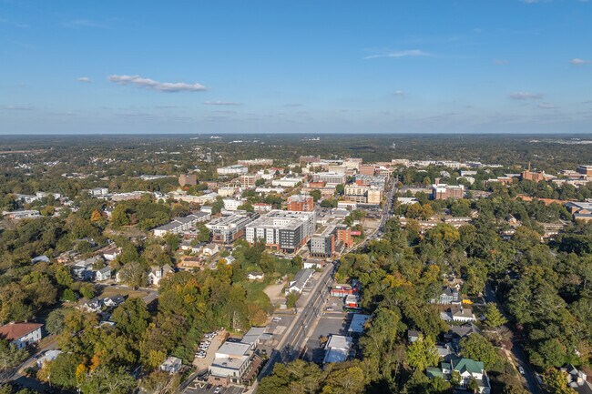 Locals in Baxter utilize the close proximity to downtown Athens for several shopping needs.