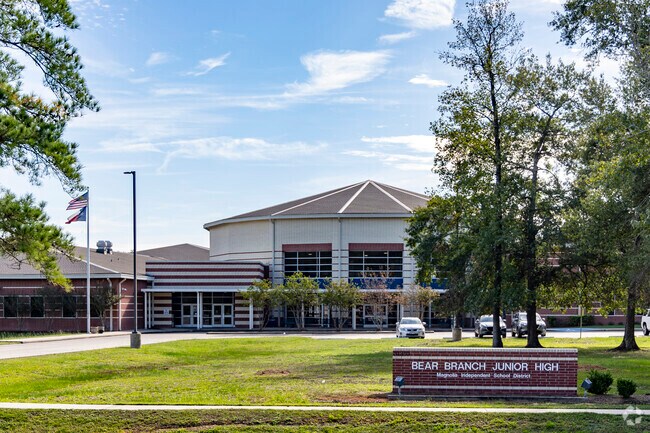 The highly rated Bear Brach Junior High School located in Magnolia, Texas, serves Pinehurst.