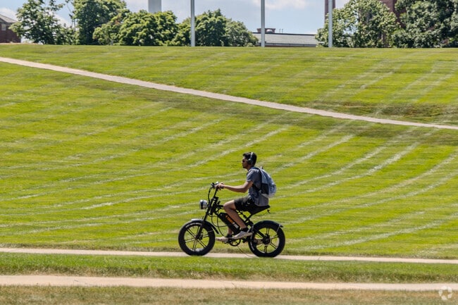 Mansfield offers bike programs where you can rent bicycles for short periods.