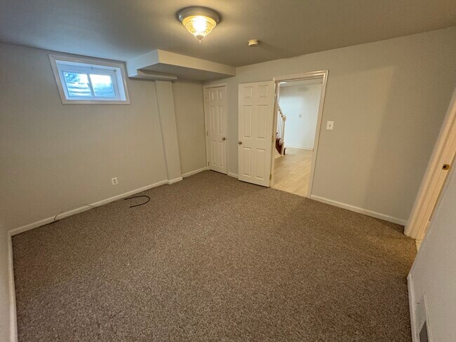 201 E Indian Spring Dr unit 1 - Yard - Util, Silver Spring, MD 20901 - photo 5