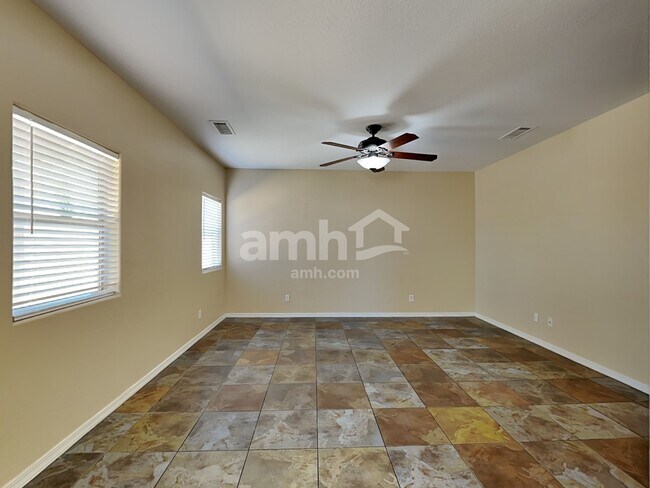 9318 N 186th Ln, Waddell, AZ 85355 - photo 6