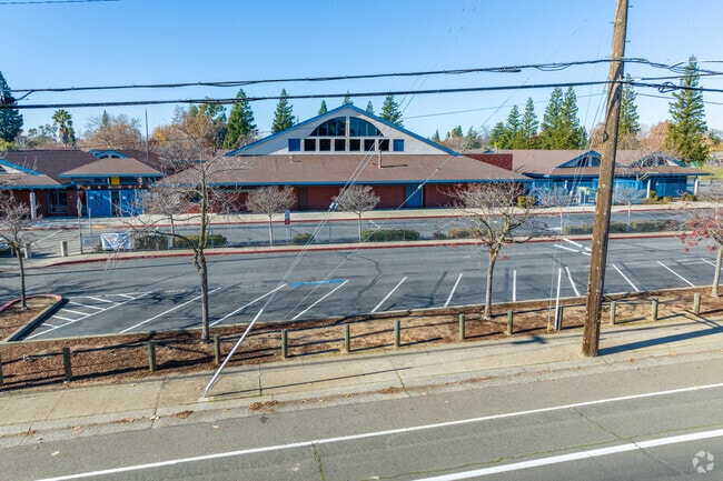 Visit the administration at Twin Lakes Elementary School.