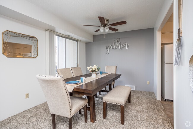 3000 Grand Apartments, Des Moines, IA 50317 - photo 4