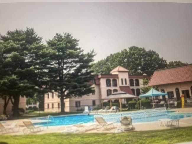 24 Madrid Square unit 4, Brockton, MA 02301 - photo 2