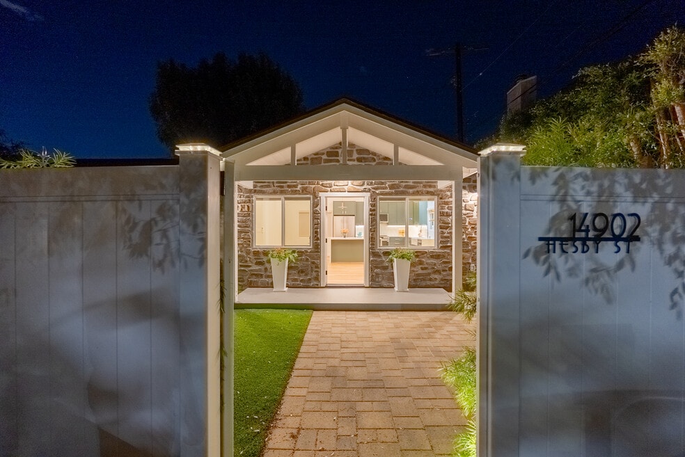 14902 Hesby St, Los Angeles, CA 91403 - photo 1