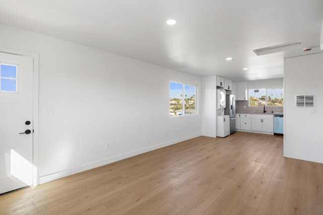 3728 Acacia St unit Building B Unit A, San Diego, CA 92113 - photo 7