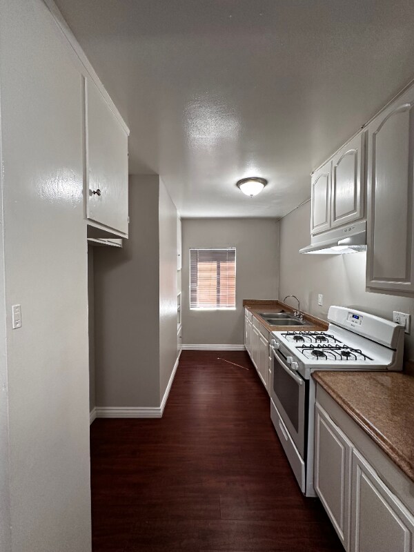 409 N Los Robles Ave unit 4, Pasadena, CA 91101 - photo 1