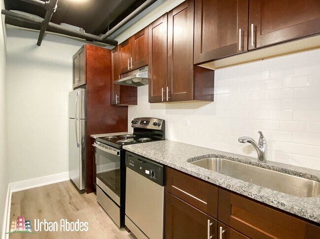 727 Saint Johns Ave unit A06C, Highland Park, IL 60035 - photo 3