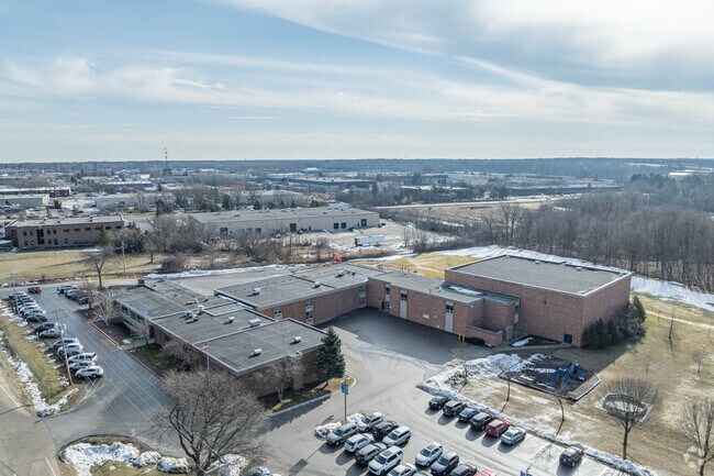 Students in New Berlin can attend Poplar Creek Elementary School.
