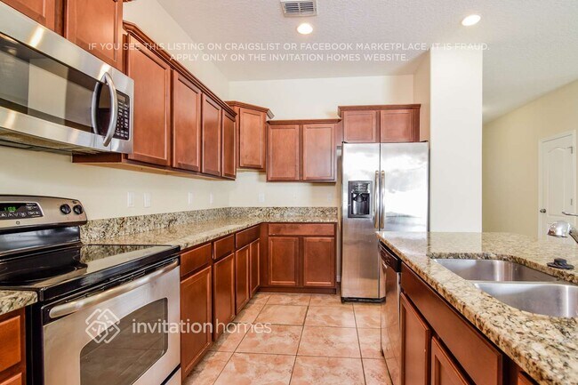 3247 Berwick Ln, Lakeland, FL 33810 - photo 7