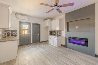3925 Verdugo Ln Unit 2, Bakersfield, CA 93312