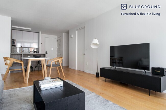 101 W End Ave unit FL6-ID1217, New York, NY 10023 - photo 4