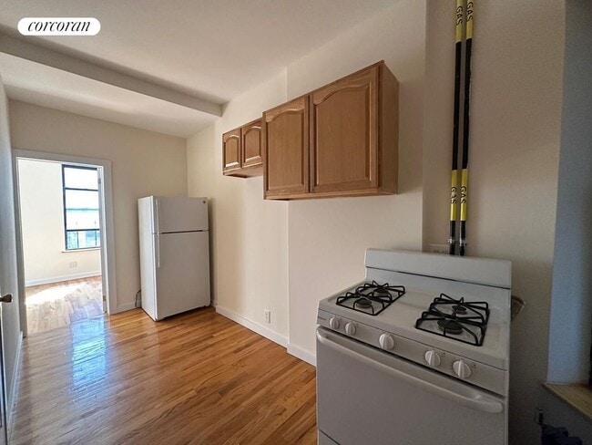 350 E 91st St, New York, NY 10128 - photo 3