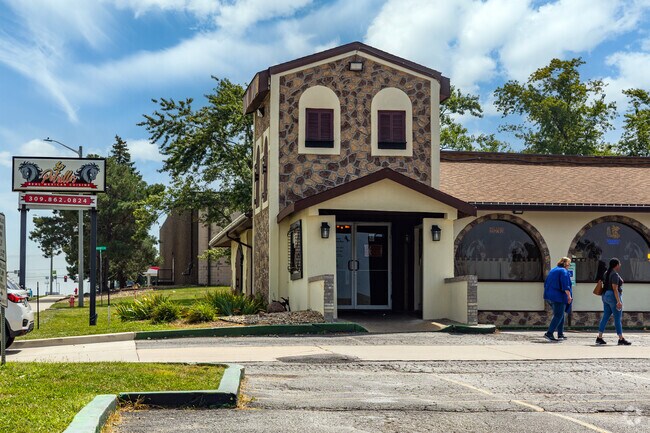 Los Potrillos is a popular option for dinner if you live in Windsor Hill-Sugar Creek.