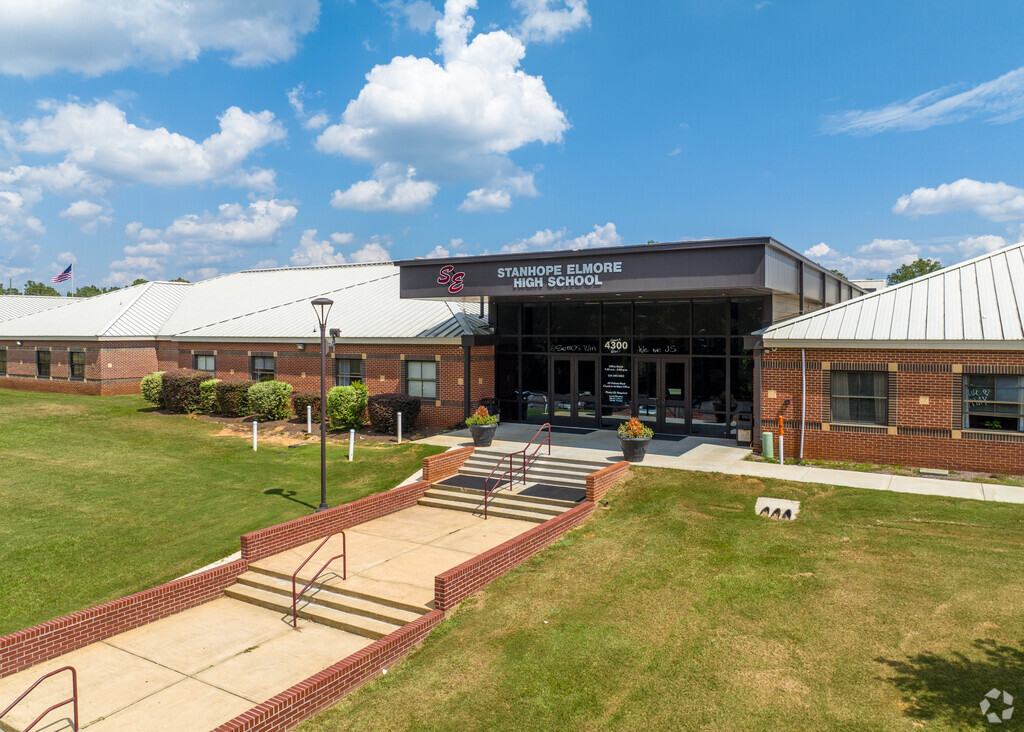 Stanhope Elmore High School is located at 4300 Main St, Millbrook, AL 36054.