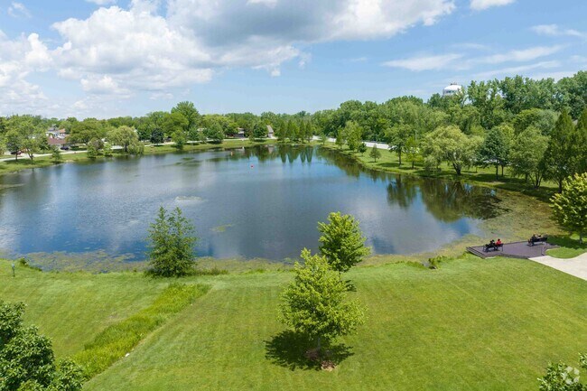 Dolphin Lake Park near  Chateaux-Versailles has a playground, fishing pier and clubhouse.