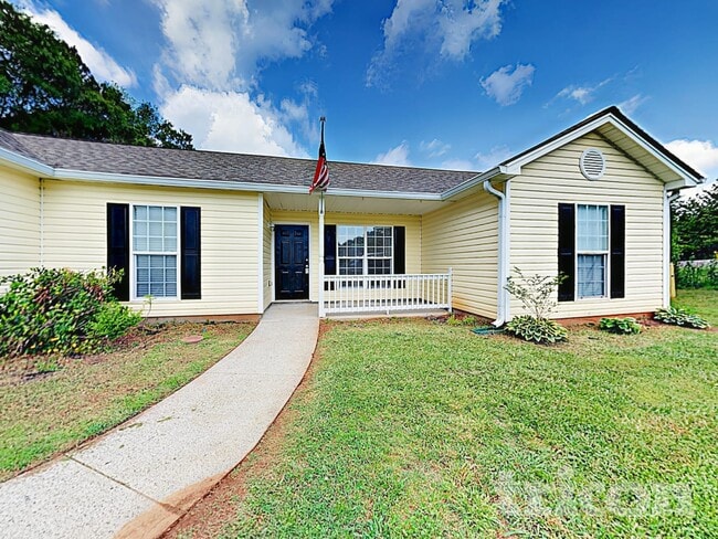 623 Bowling Ln, Winder, GA 30680 - photo 3