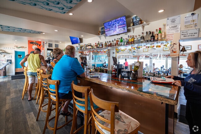 Pelican Alley in Laurel has fresh seafood and a popular bar.