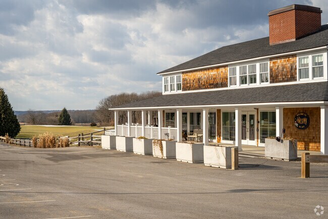 Jamestown Golf Course in East Passage Estates is the perfect spot for a golf day with friends.