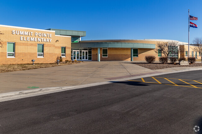 Summit Pointe Elementary is a primary school in Lee's Summit, MO.