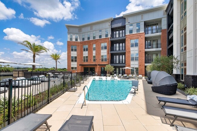 EmmaJames, Savannah, GA 31421 - photo 6