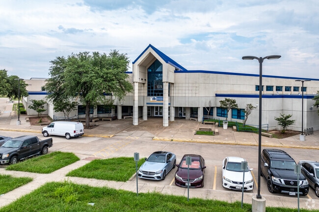 Seagoville Middle School offers programs for college, careers, and military paths.