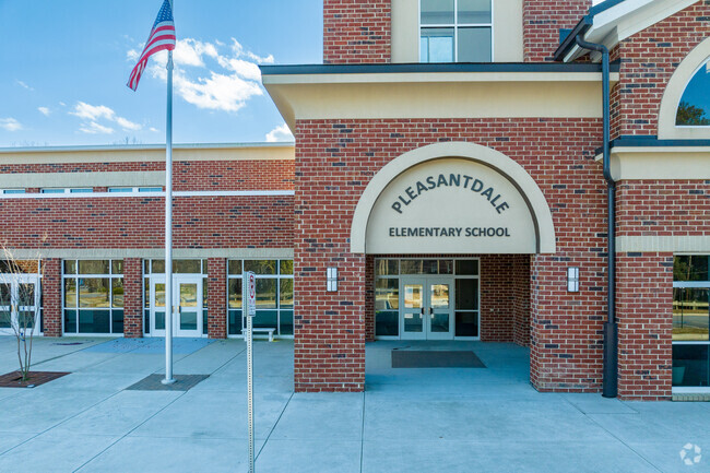 Pleasantdale Elementary School, Rankings & Reviews - Homes.com